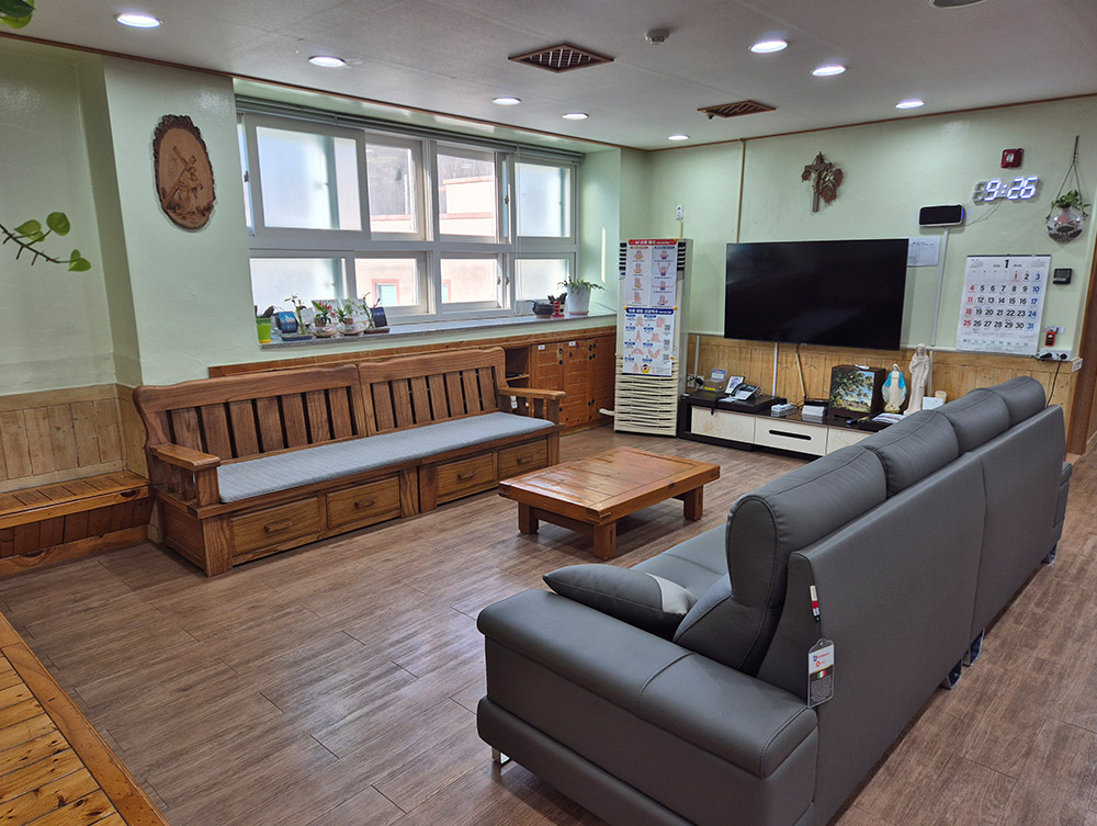 은혜의 집 (2층) - 2층 거실